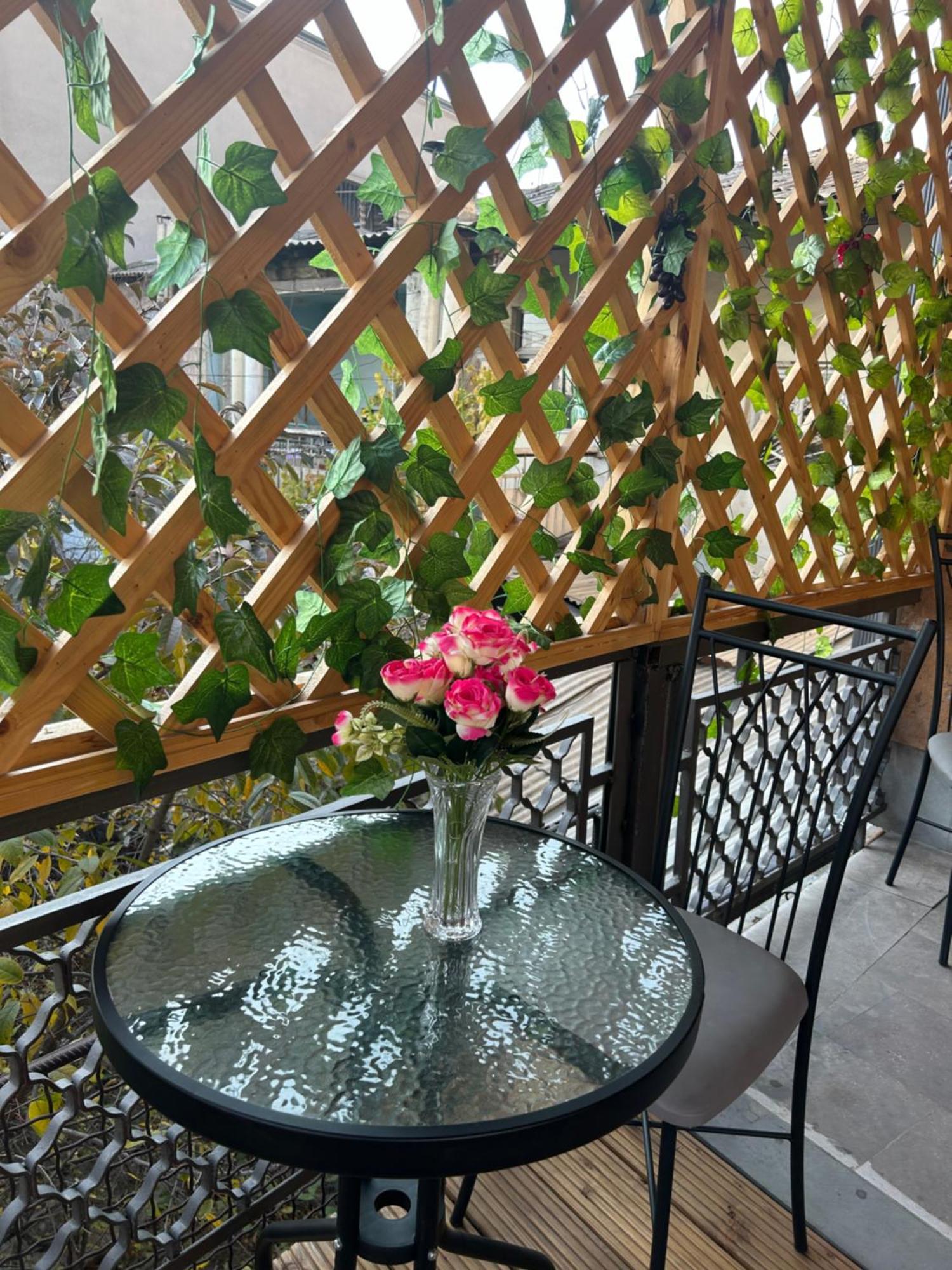 V.Mod Hotel Erivan Exterior foto